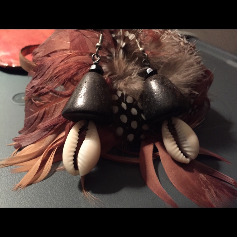 Wood and cowrie earrings